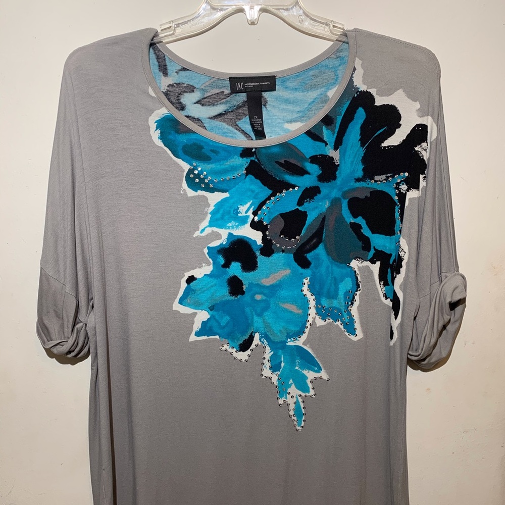 INC INTERNATIONAL CONCEPTS top w/ floral print